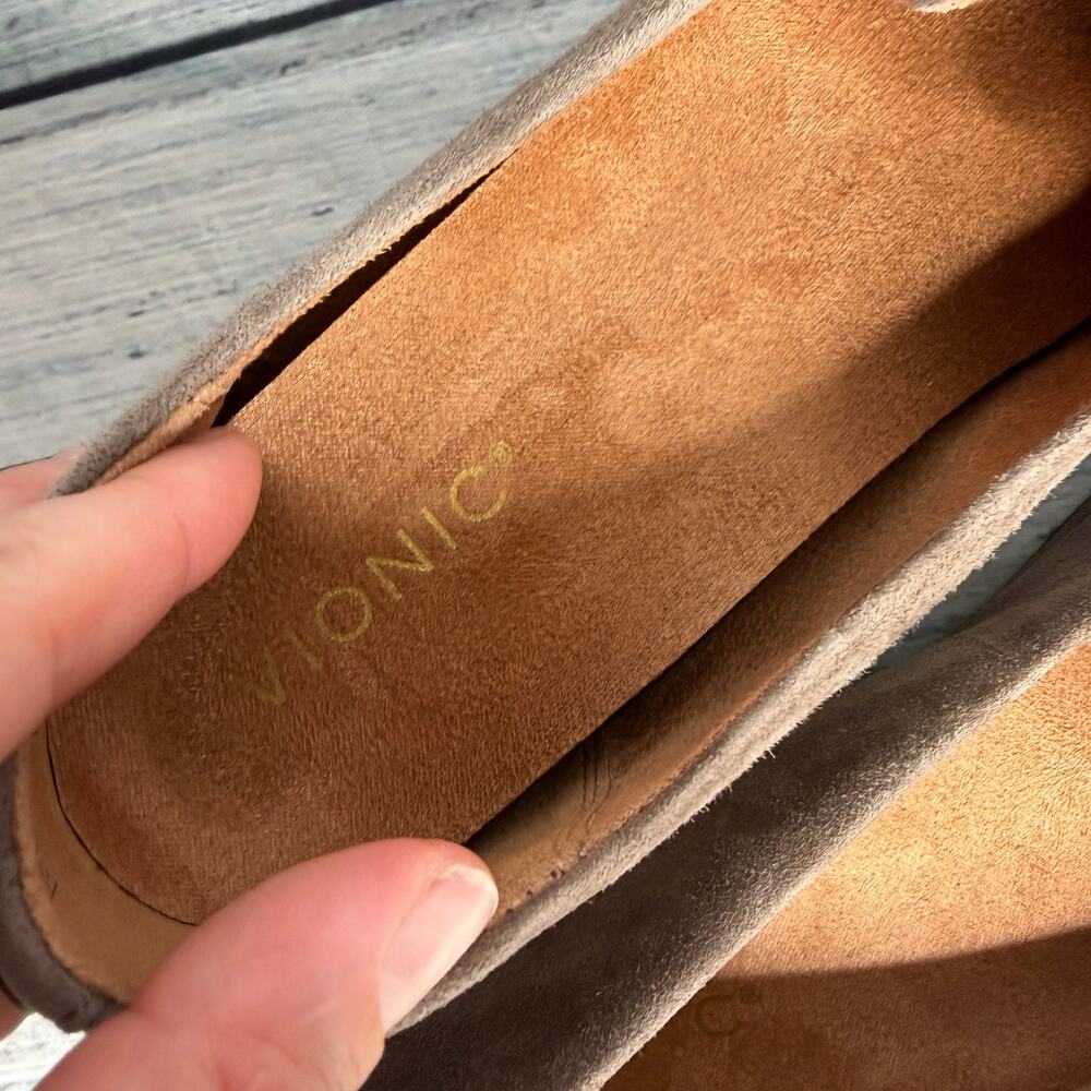 Vionic Willa 2.0 Womens 9.5 Taupe Suede Loafers Flats Slip On Shoes - Picture 3 of 5